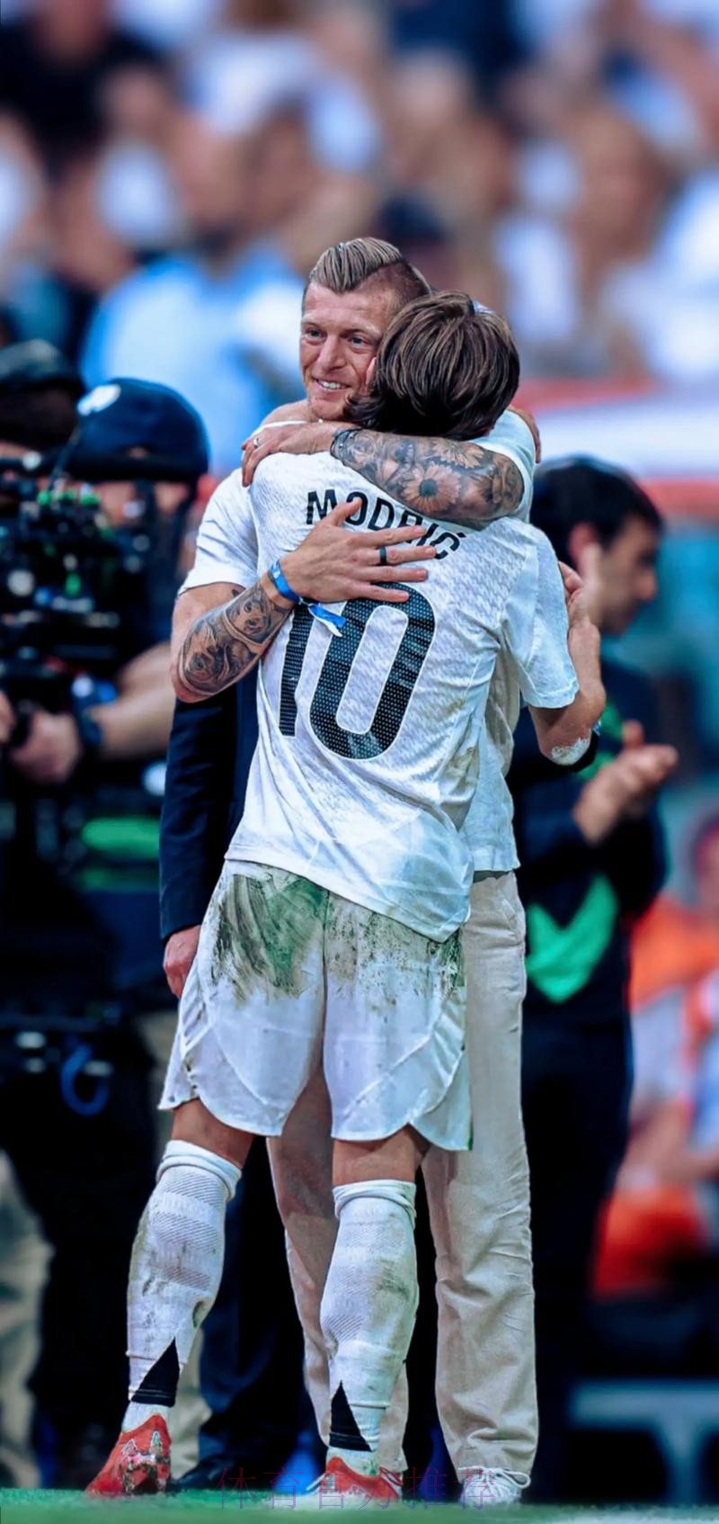 西媒:皇马高层早已对克罗斯和魔笛组合失去信心 西媒:皇马高层早已对克罗斯和魔笛组合失去信心